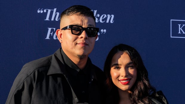 Julio Urías enfrentará cargos por agresión a su pareja Deisy Pérez